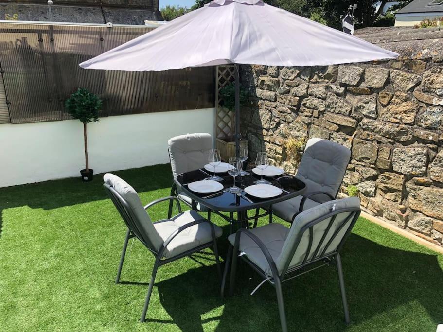 Modern Garden In A Large Victorian House Apartment Penzance